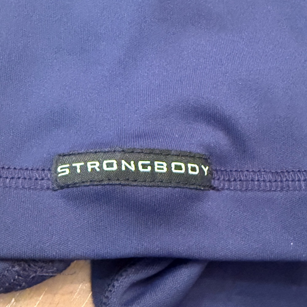 Strongbody Workout Top - Picture 3 of 6